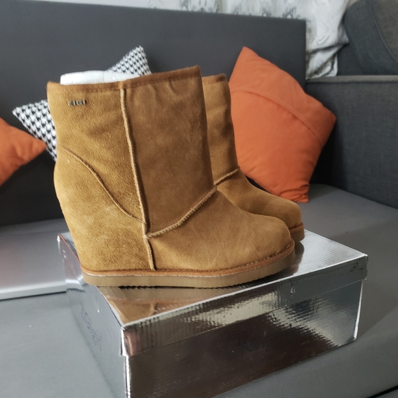 Beautiful Wedge boots - Picture 10 of 13
